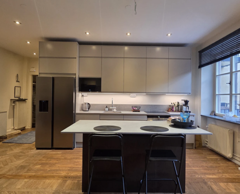 Köksrenovering och renovering av gästtoalett. Kontakta Grand Construction