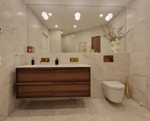 Renovering av badrum och gästtoalett i centrala Stockholm. Kontakta Grand Construction.